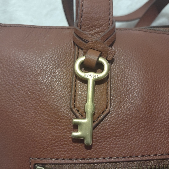 Fossils Sydney Brown Leather Shopper Tote - Picture 8 of 12